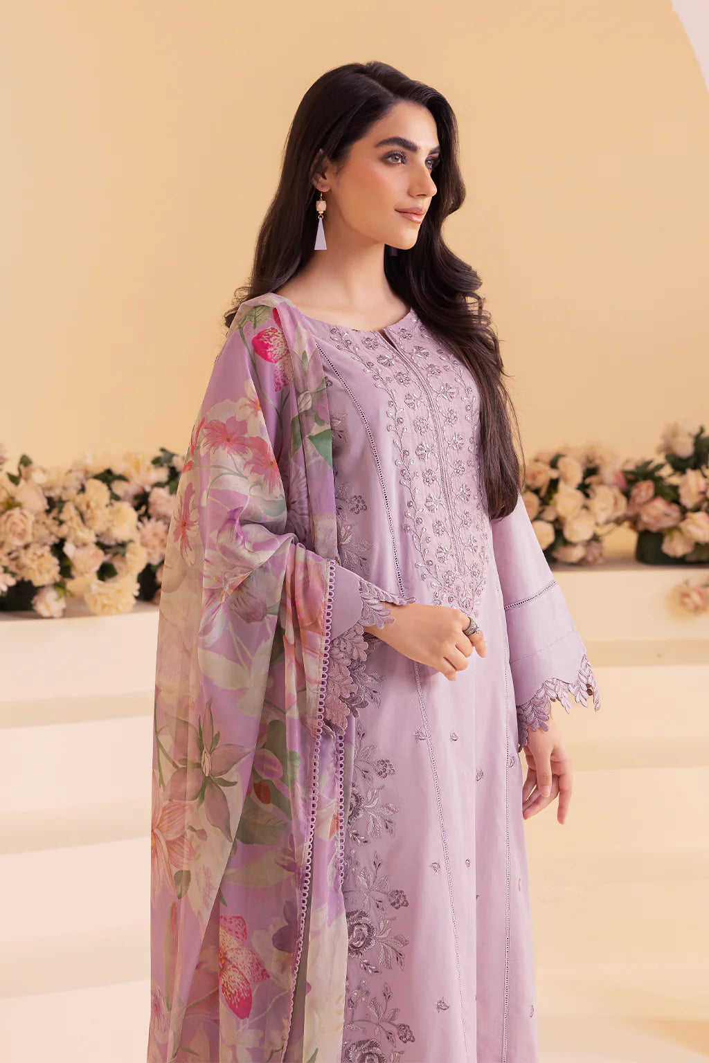 UE-254 EMBROIDERED LAWN 3Pc UNSTITCHED - IZNIK