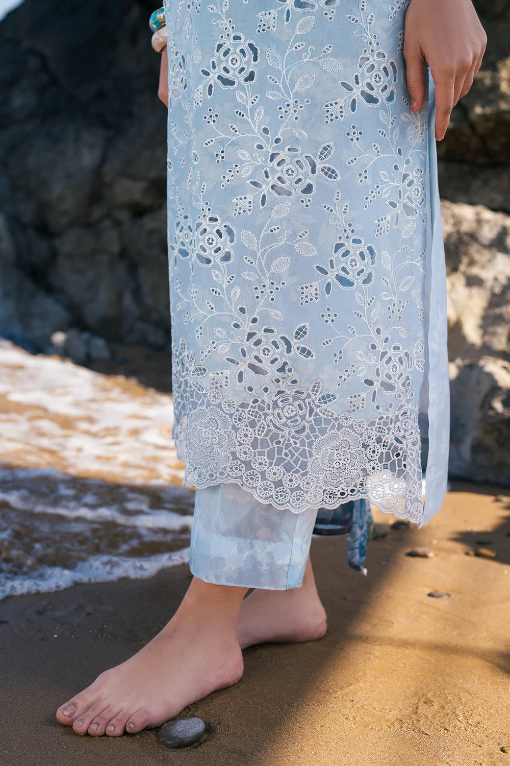 EMBROIDERED PRINTED LAWN UF-4109 3Pc SUIT UNSTITCHED | BAROQUE