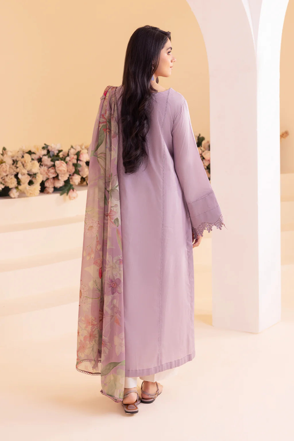 UE-254 EMBROIDERED LAWN 3Pc UNSTITCHED - IZNIK