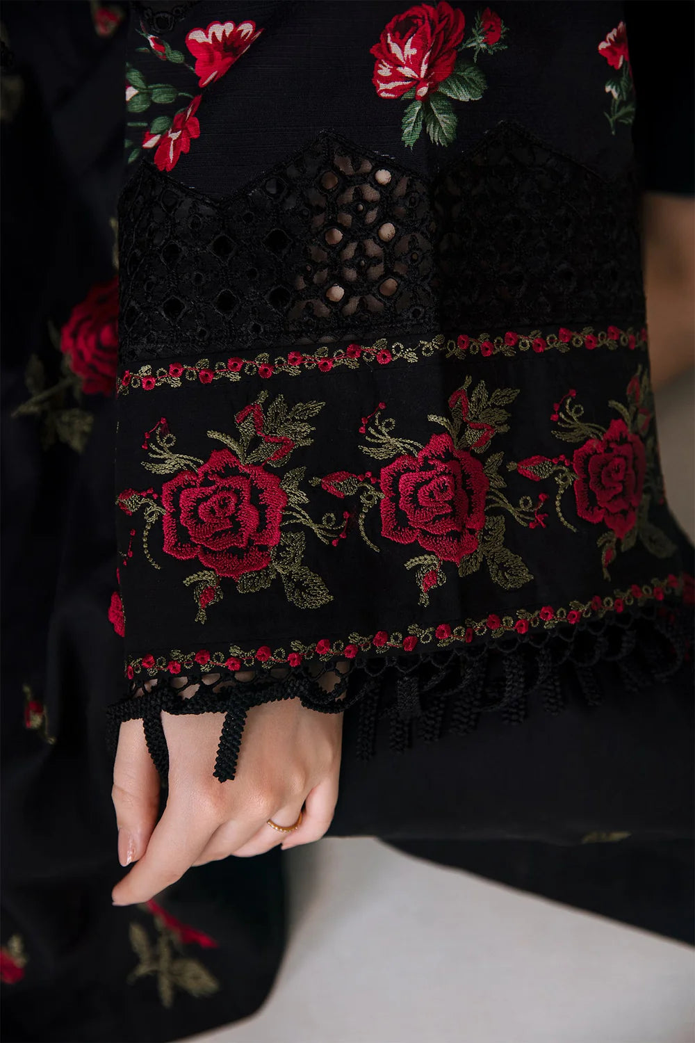 EMBROIDERED LAWN UF-361 UNSTITCHED