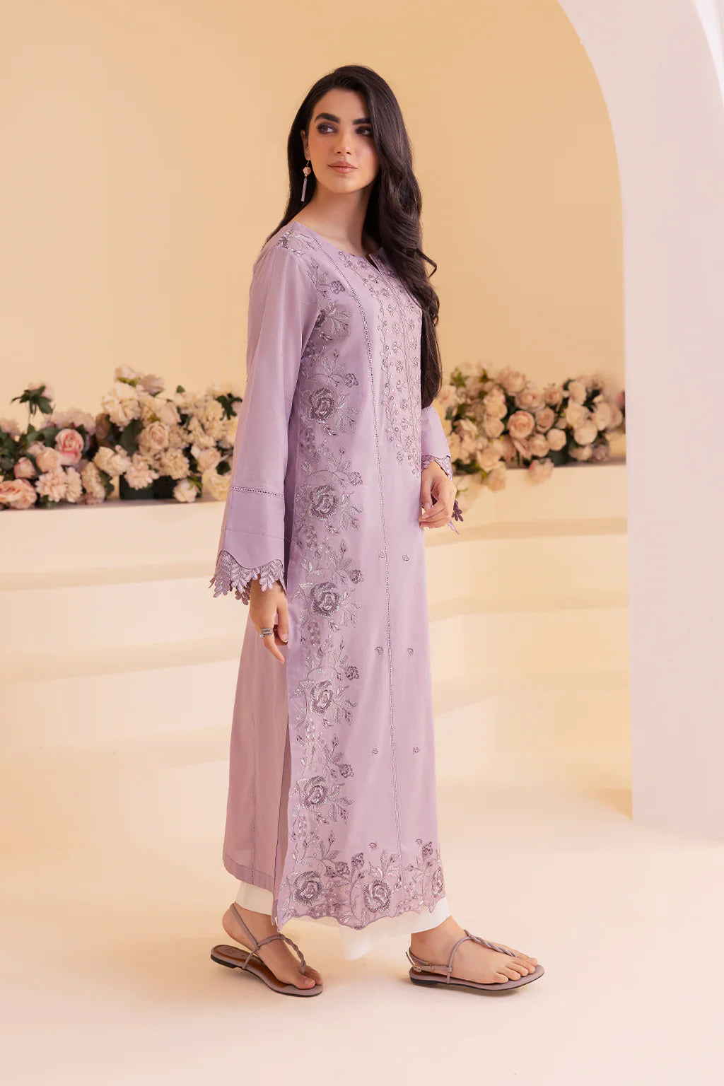 UE-254 EMBROIDERED LAWN 3Pc UNSTITCHED - IZNIK