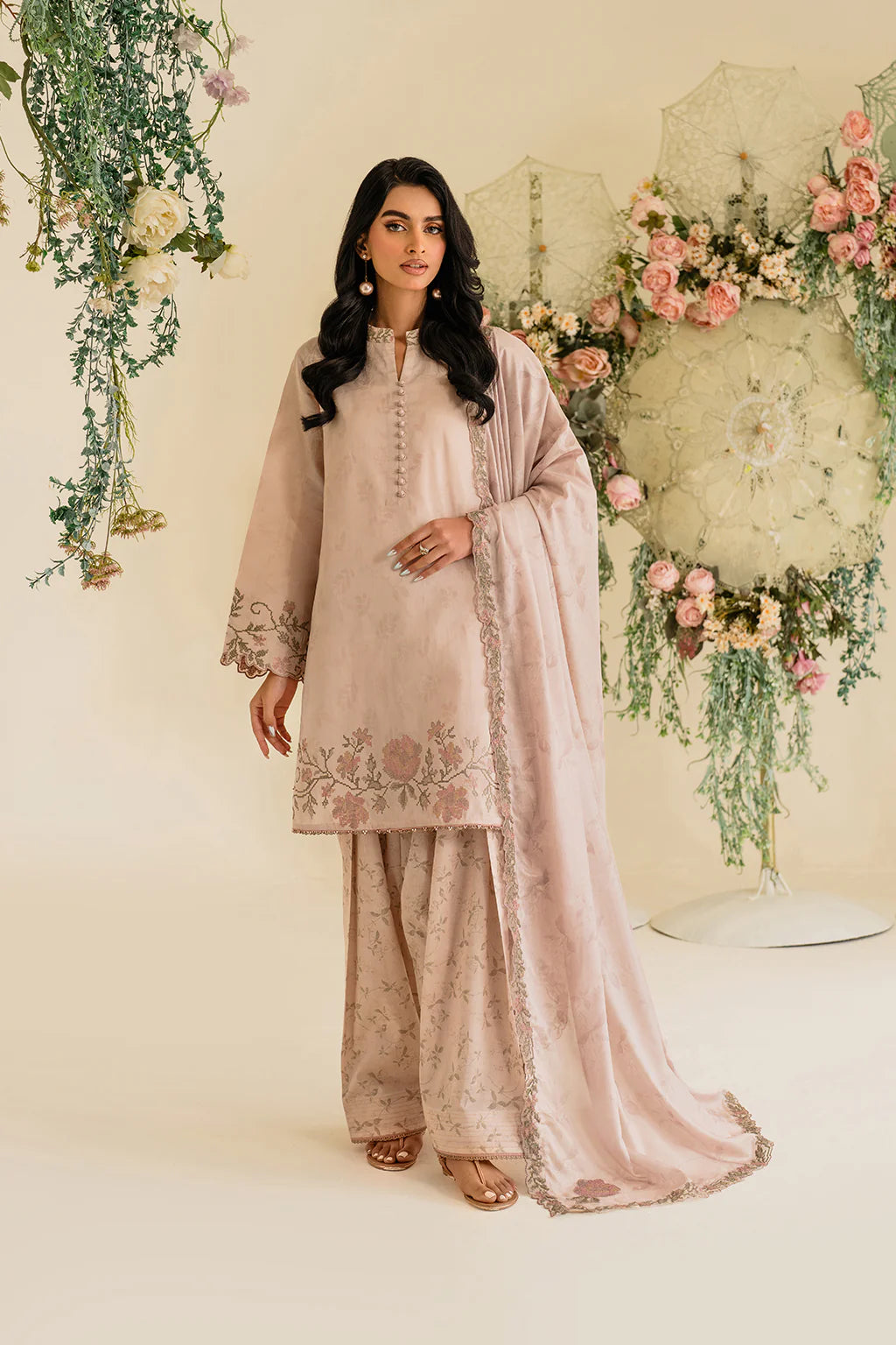 UE-424 EMBROIDERED TEXTURED LAWN UNSTITCHED 3Pc - IZNIK