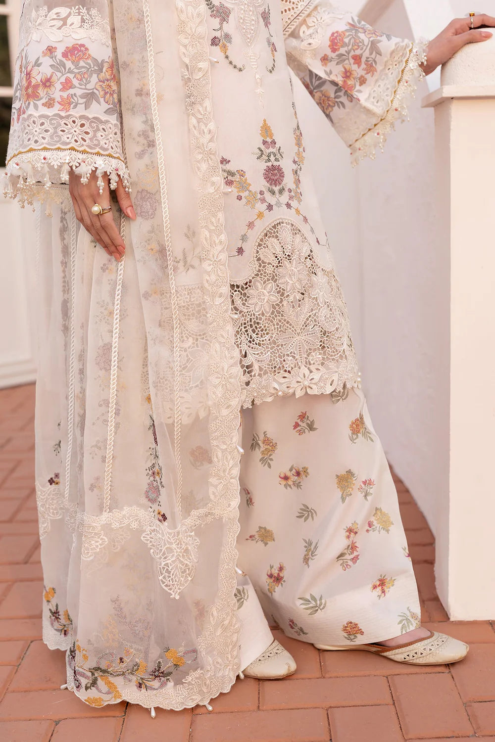 EMBROIDERED LAWN EL-D06 UNSTITCHED 3Pc - BAROQUE