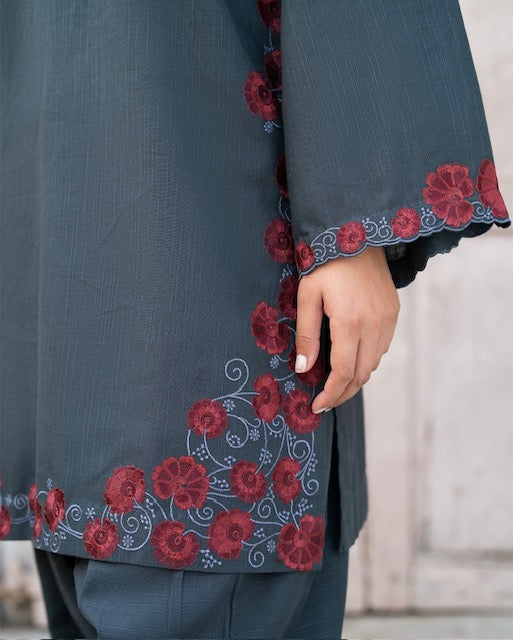 EMBROIDERED KHADDAR 2 PC SUIT