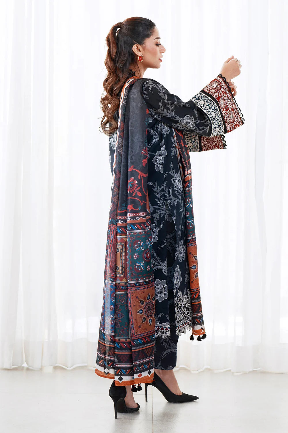 EMBROIDERED PRINTED LAWN UF-4078 UNSTITCHED 3Pc - BAROQUE