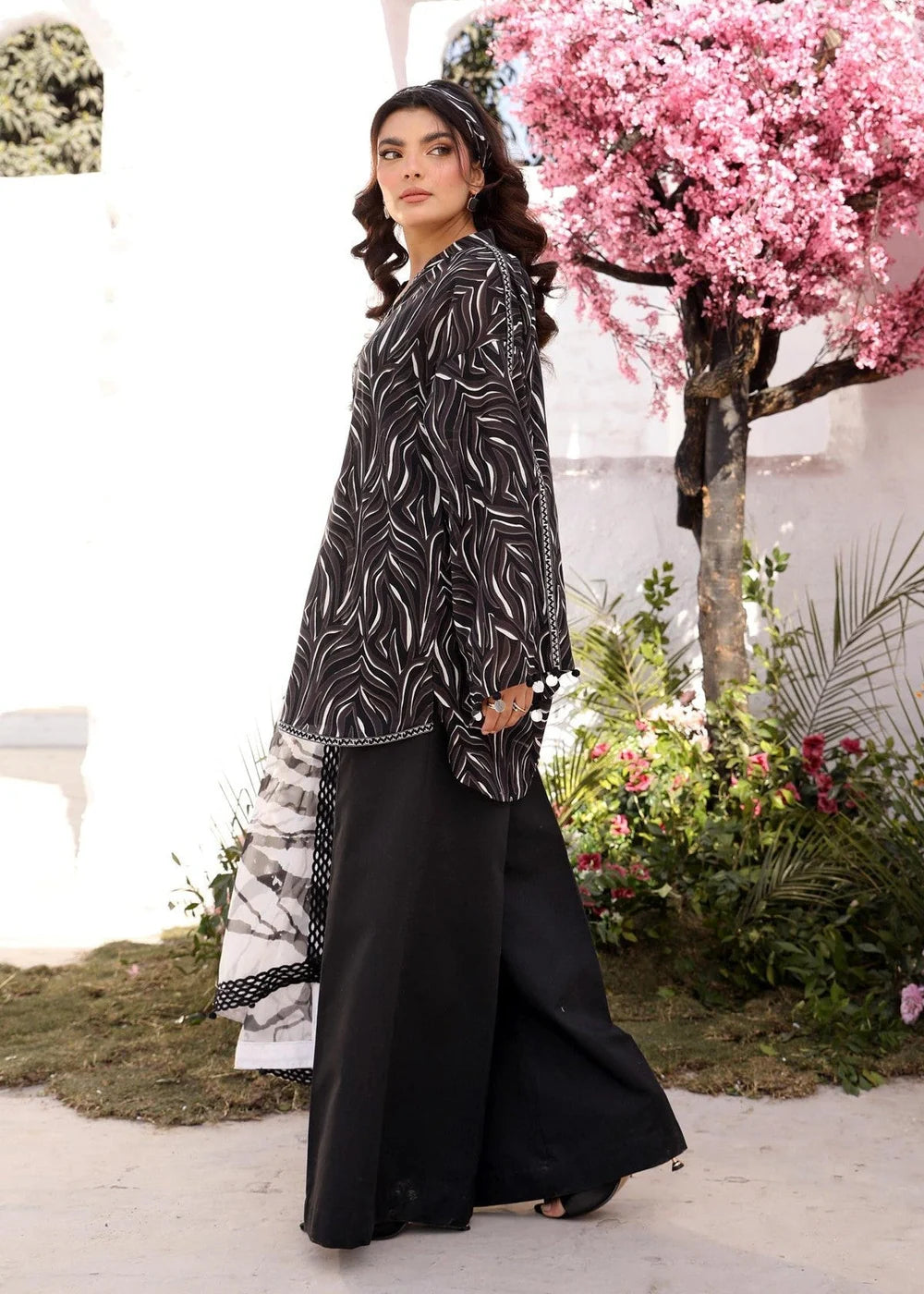 3-PIECE UNSTITCHED BALCK SUIT
