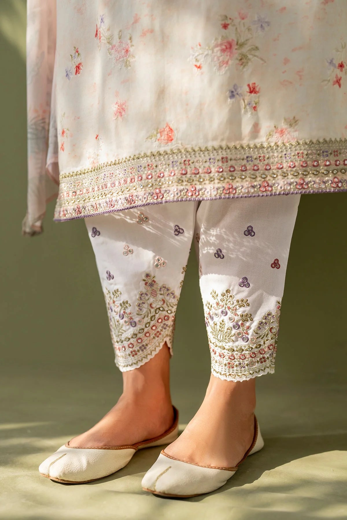 EMBROIDERED PRINTED LAWN UF-4169 | 3 PC UNSTITCHED SUIT | BAROQUE